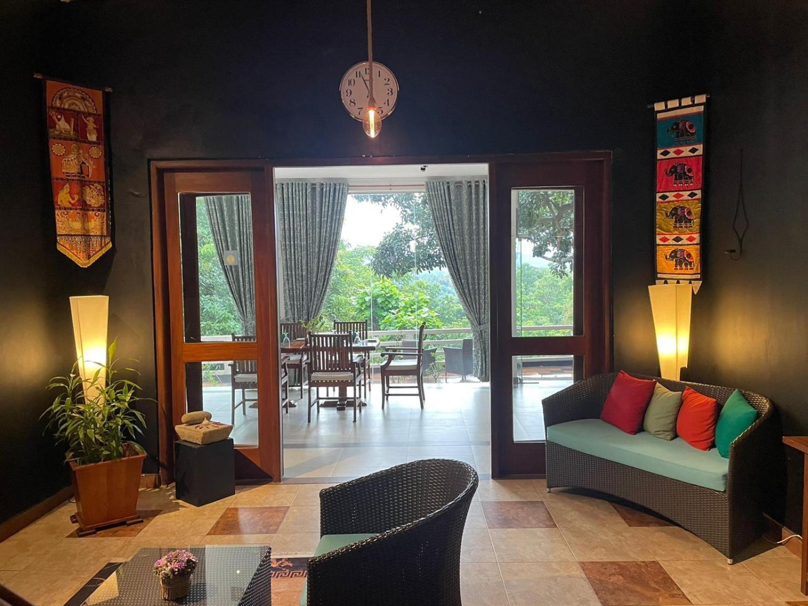 Elegant Hotel Канді Екстер'єр фото